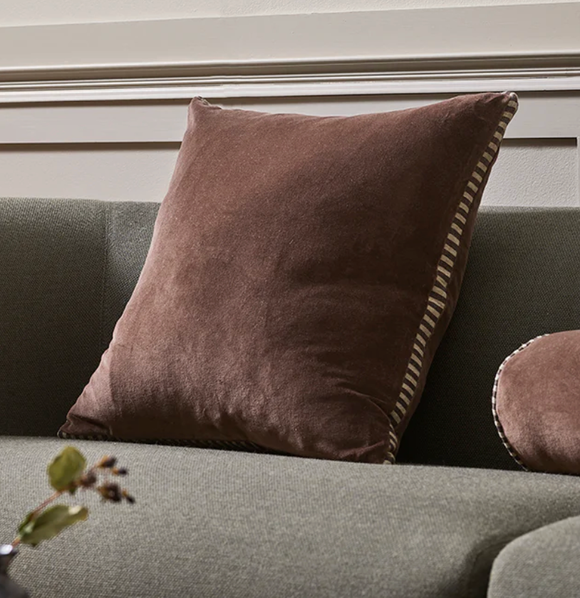 Edward Cushion 50 x 50 - Chocolate