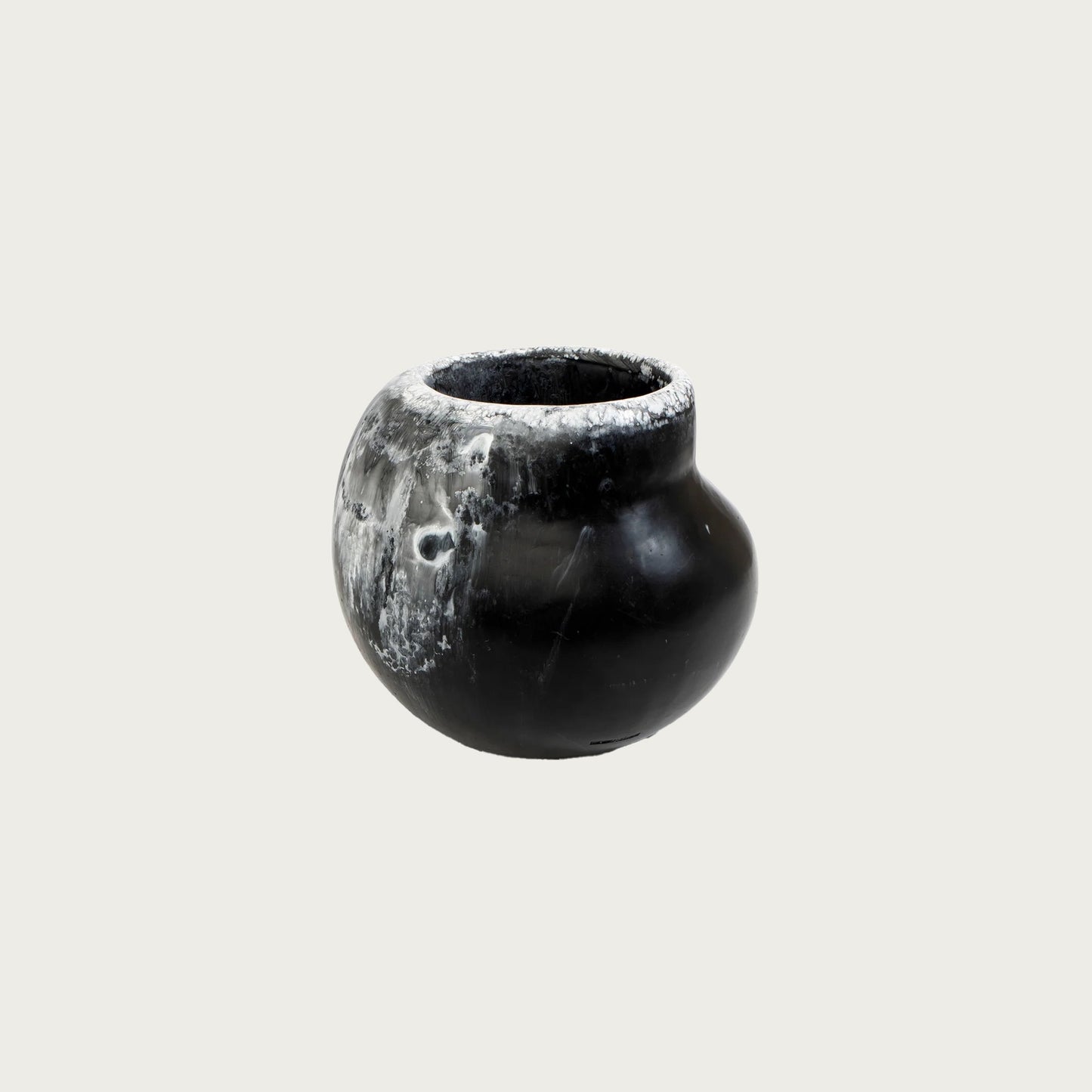 Large Moss Vase – Black Marble